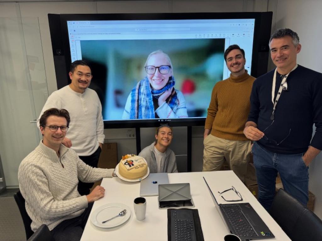 Bilde av Care it teamet med kake fra Digdir