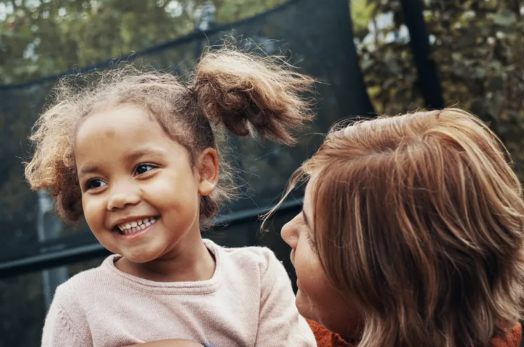 Smilende jente, bilde hentet fra Bufdir