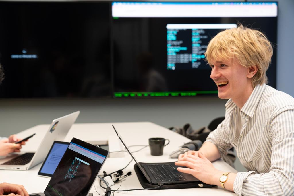 Deltaker på hackathon for digital lommebok, fra Politiet