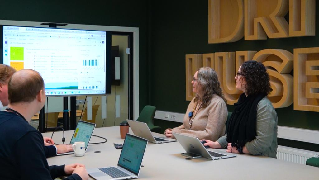 Bilde av ansatte i Nordre Follo kommune som jobber